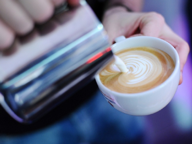 Filiżanka kawy coraz droższa przez zmiany klimatyczne